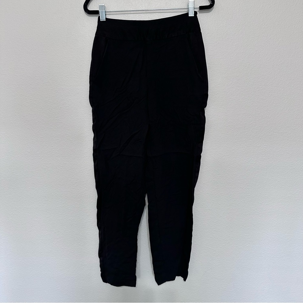 Intermix women’s straight leg cropped length trouser pants size 0 waist pockets